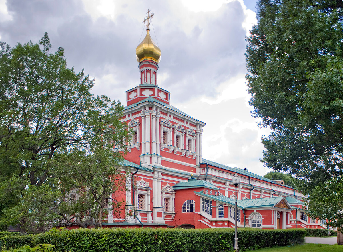 Cathedral of Smolensk Icon. South view with attached chapel of Miracle of Archangel Michael at Chonae. May 13, 1995.