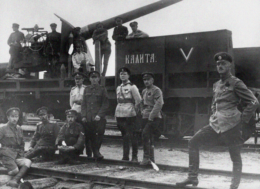 Forças Armadas do Sul da Rússia sob o comando de Deníkin. Trem pesado blindado Ivan Kalita.