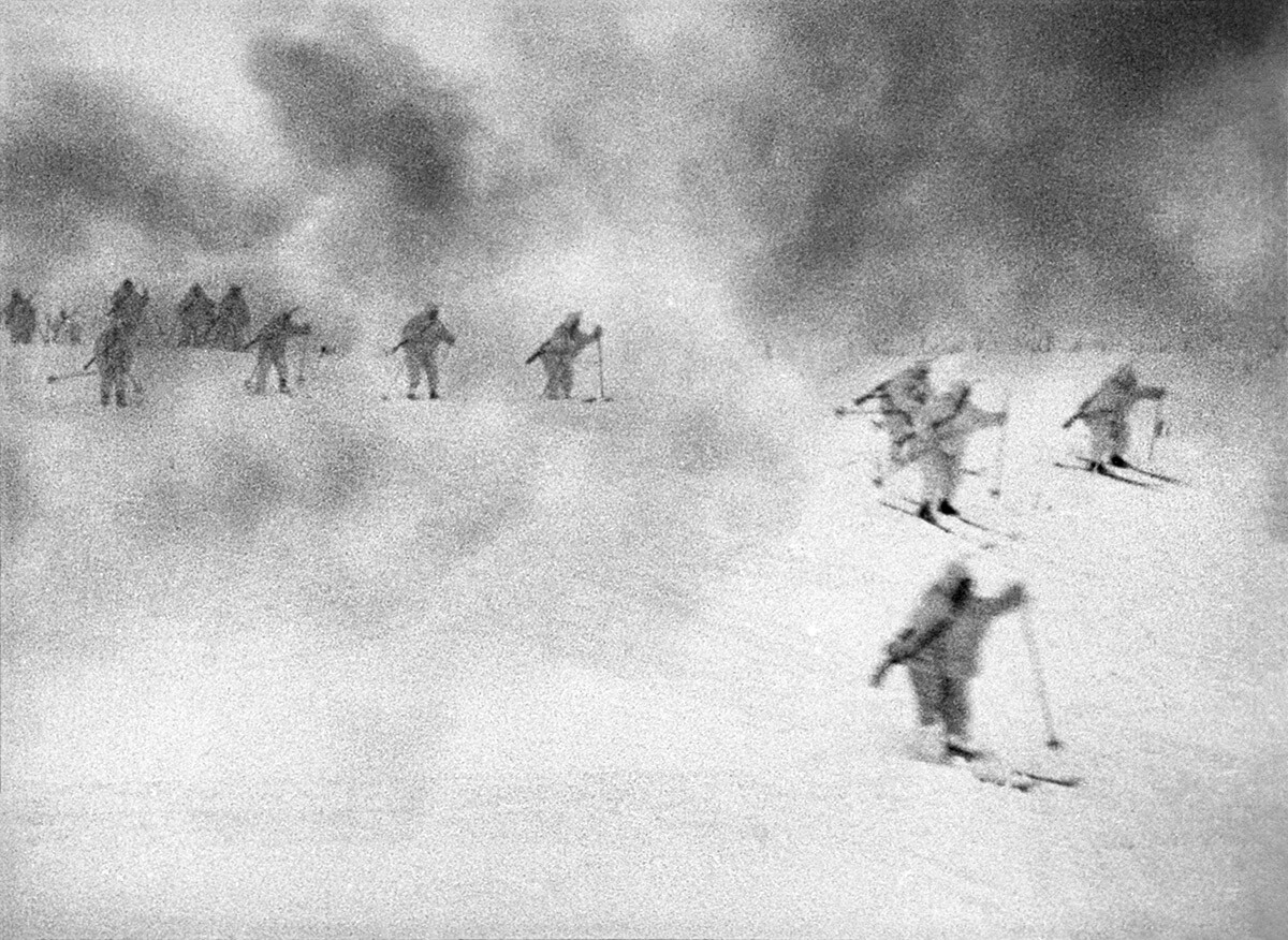 La Gran Guerra Patria de 1941-1945. La batalla de Moscú. Contraofensiva del Ejército Rojo cerca de Moscú. Fotograma del documental 'Derrota de las tropas alemanas cerca de Moscú'.