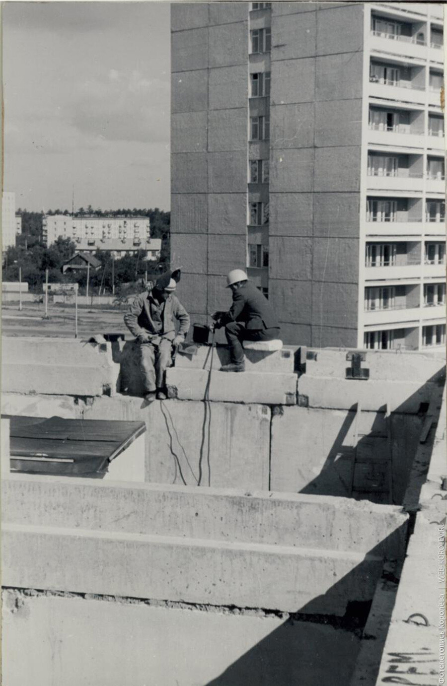 Construção de complexo habitacional para jovens na região de Moscou.