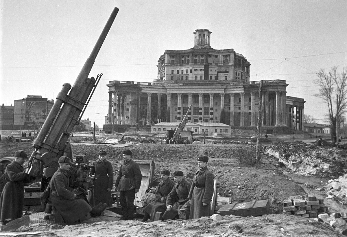 Théâtre de l’Armée rouge (aujourd’hui Théâtre central de l’Armée russe)

