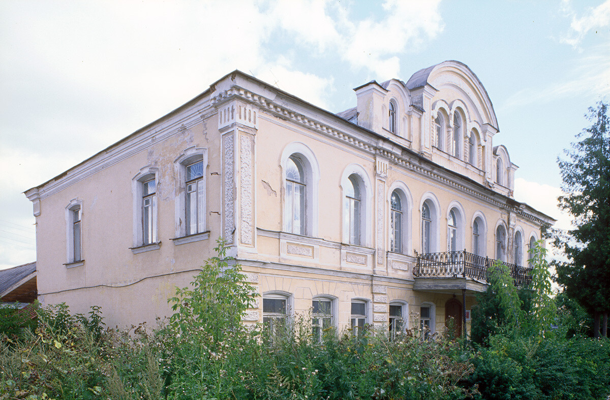 Volozhbensky House, Freedom Square 4. August 14, 2005