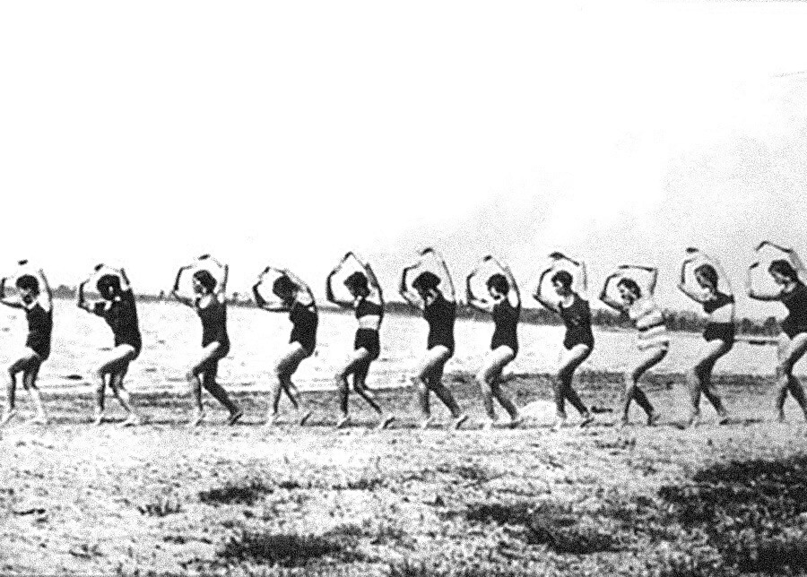 La Haute école de mouvement artistique auprès de l'Institut d'éducation physique de Peter Lesgaft à Leningrad, 1935