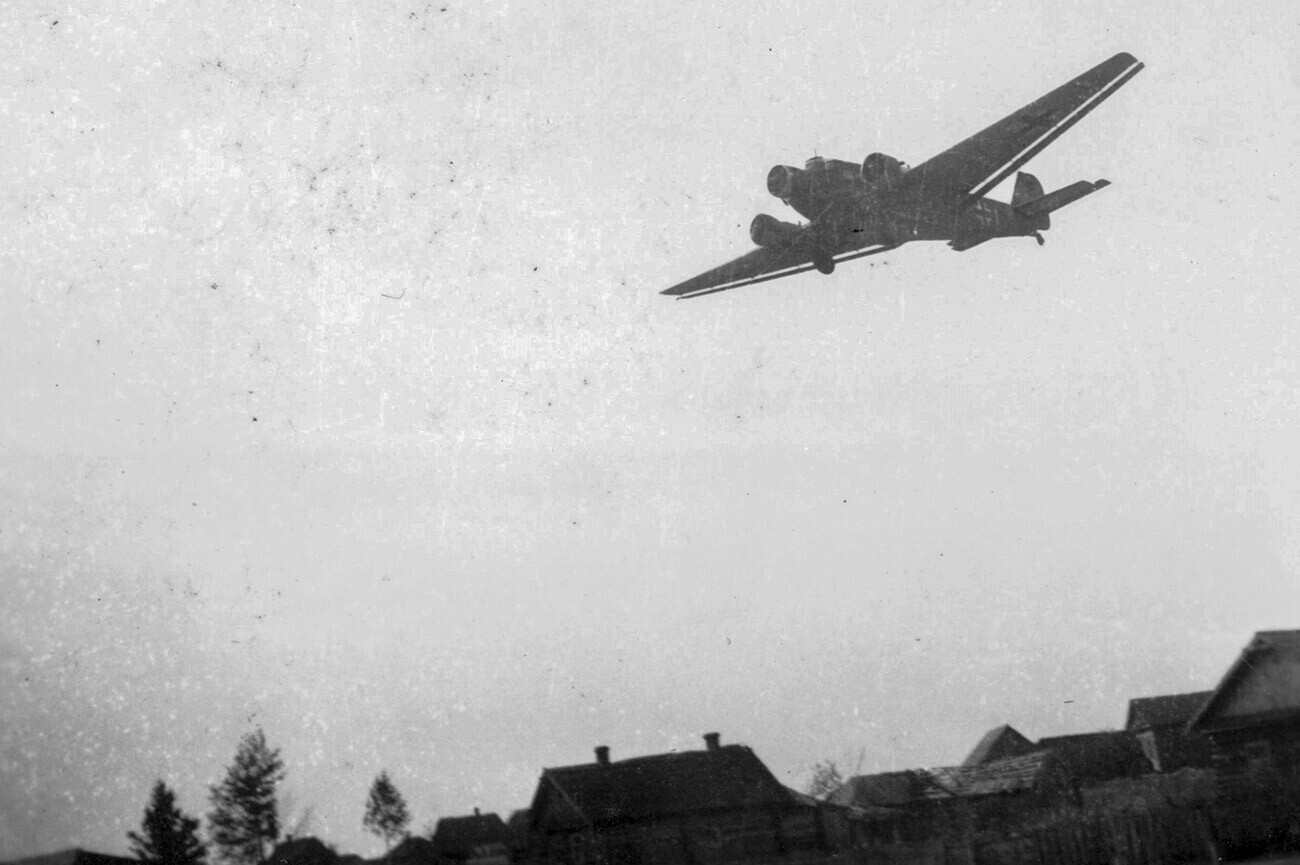 Un Ju-52 allemand dans le ciel soviétique