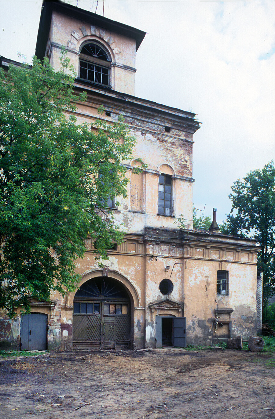 Monastère de la Présentation. Vue sud-est du clocher et de l’église des Saints- Catherine-et-Augustin (1820).