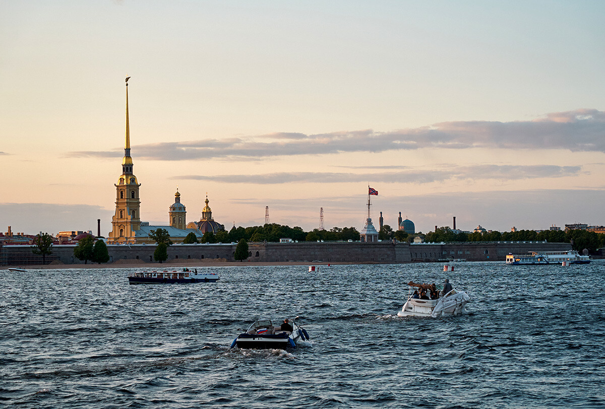 Фотографии Санкт-Петербурга во время Великой Отечественной и сейчас