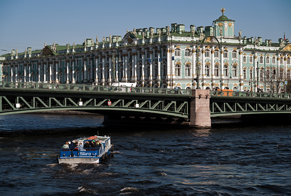 Фотографии Санкт-Петербурга во время Великой Отечественной и сейчас