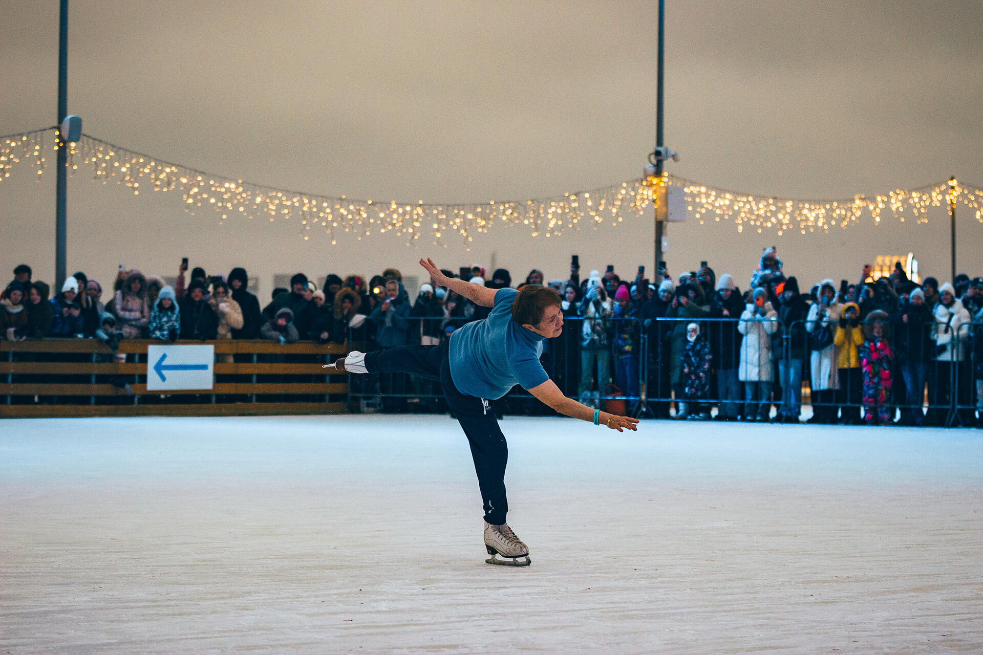 World's LARGEST ice rink opens in St. Petersburg! (PHOTOS)