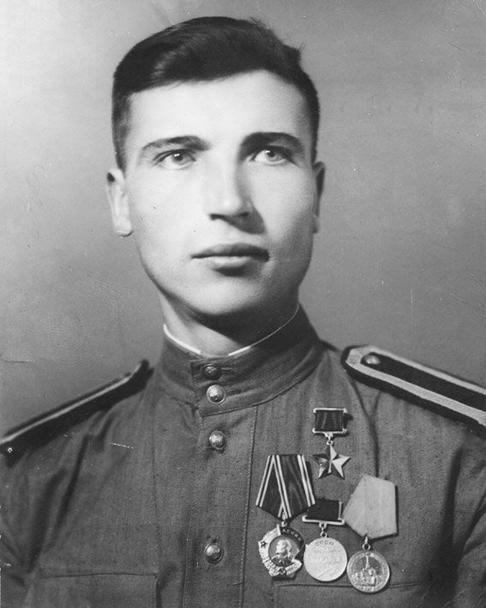 10 Soviet servicemen who were awarded by the U.S.