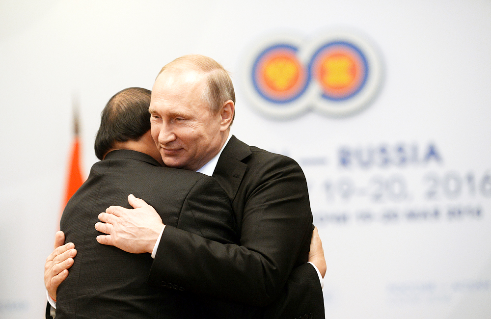 Vladimir Putin and Prime Minister of Vietnam Nguyen Xuan Phuc during a bilateral meeting in Sochi on May 19.