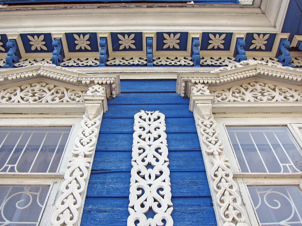 Russia's artistic heritage is displayed through beautifully crafted buildings.