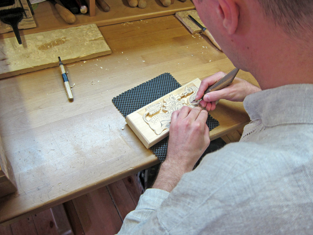 Engravers in Gorodets are true masters of their profession.