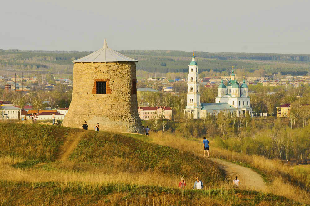 A rather small town of Yelabuga located 215 km to the east of Tatarstan’s capital has a surprisingly rich history, which began over a thousand years ago.