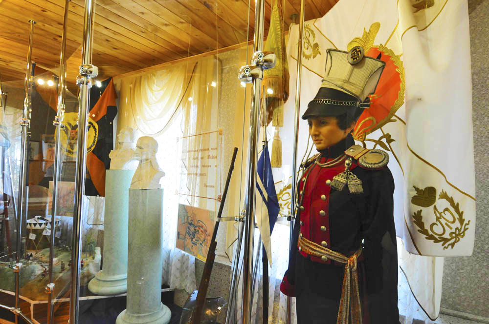 “We offer 10 topical routes for Yelabuga guests. Each museum has its own interactive program. For instance, Nadezhda Durova Estate Museum offers the program ‘A Russian soldier has intelligence and strength’, under which adults are divided into teams, compete against each other, wrap foot clothing, make fires and try soldier’s porridge.