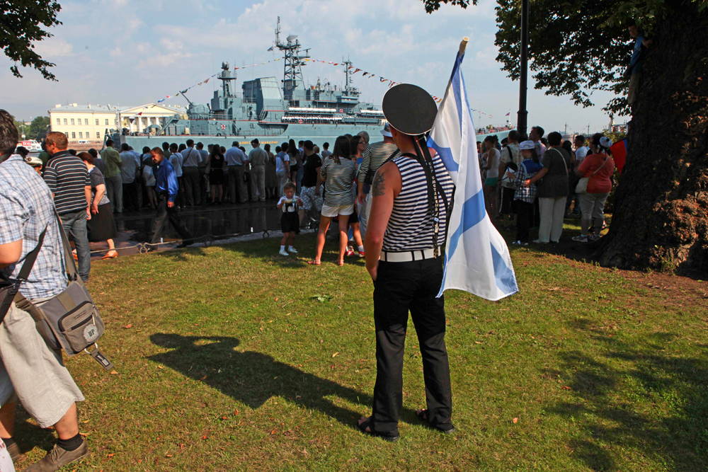 In total, more than 170 ships and submarines, 150 vehicles and more than 15,000 servicemen were involved in different events devoted to Navy Day in Russia.