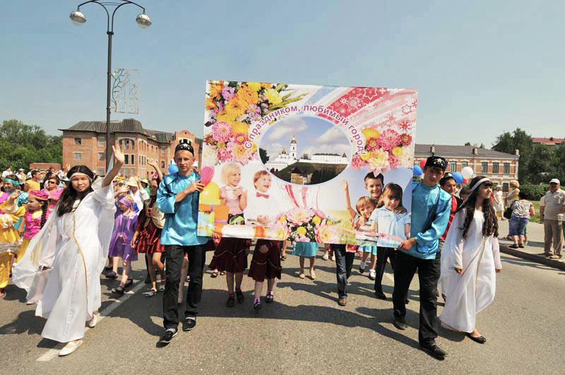 On the last Sunday of June, Tobolsk traditionally celebrates its birthday: the city was founded in 1587 to mark the fifth anniversary of the victory of Yermak’s forces over the Tatar army led by Khan Kuchum.