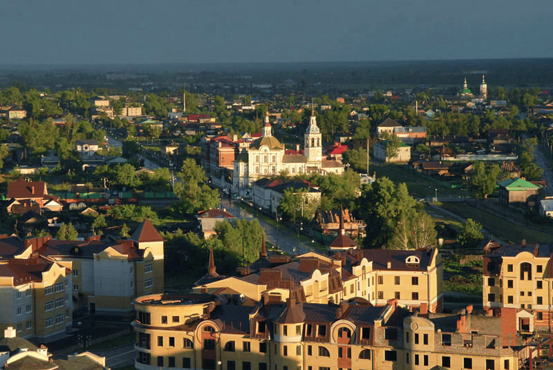 Although Tyumen is now the capital of the Tyumen Region, this region was for much of its history ruled from Tobolsk, whose citadel overlooked the high right bank of the Irtysh River. The Tyumen Region is the only Russian region that stretches from the Arctic Ocean to the country’s southern borders.