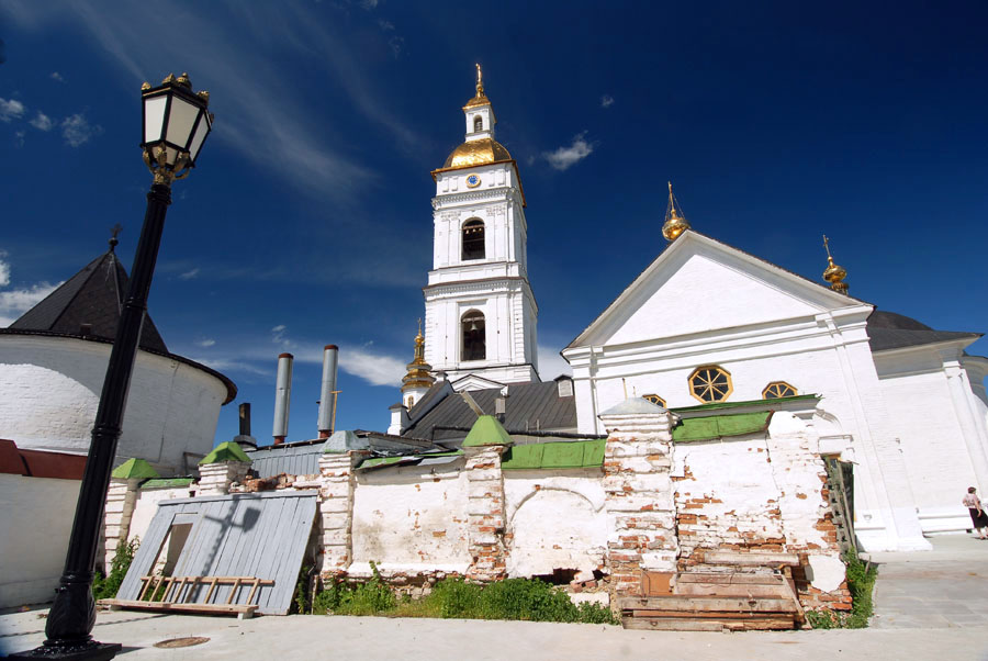 The 18th century was a particularly rich time for the construction of churches in Tobolsk, many of which were decorated in a "Siberian baroque" style.