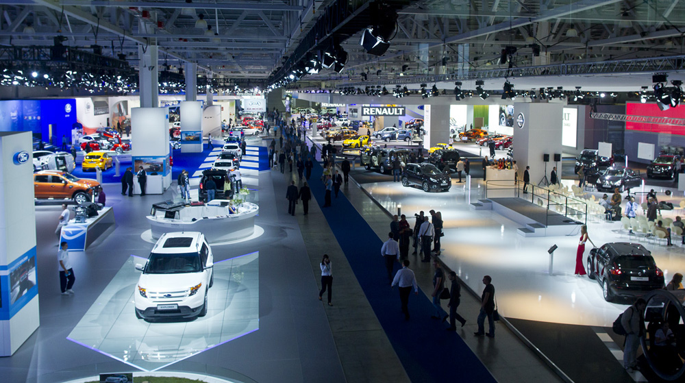 Se presentaron un total de 23 modelos nuevos a nivel mundial, 21 novedades europeas y 85 rusas. Marcas como Audi, Bentley, BMW, Citroen, FAW, Jaguar, LADA, Land Rover, Mazda, Mercedes-Benz, Nissan, Opel, Skoda y GAZ, Lexus, Lifan, Nissan, Rolls-Royce, SsangYong, Suzuki o Volkswagen estuvieron presentes. Casi cada coche presentó su stand en la inauguración