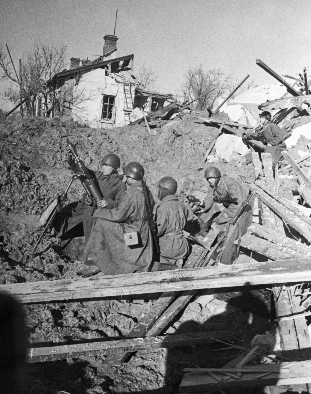 The victory in Stalingrad cost the Soviet people titanic efforts. Stalingrad was one of Hitler’s main aims from the very beginning of his war against the Soviet Union. If he managed to conquer this city, this would enable his army to reach the Caucasus, a region rich with oil.