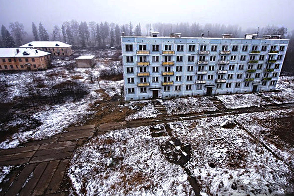 Ninguém quer viver na pequena cidade de Pavlovsk, na região de Moscou. Quando a instalação militar foi fechada, o trabalho desapareceu. 