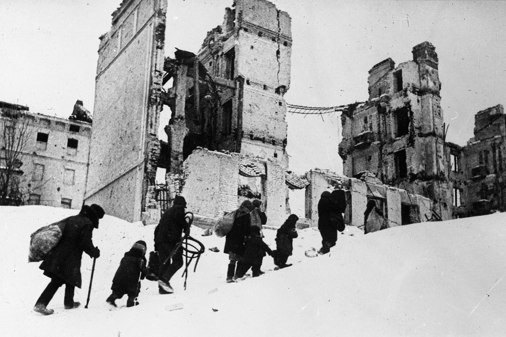 People go back to Stalingrad. 1943 // As a soldier Yakov Ryumkin has gone through the Second World War from the first to the last day, he was practically at all fields of war, he was injured and bruised.