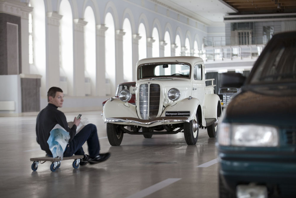 L'usine automobile Gorkovsky ou GAZ est née en 1932 en tant que coopération entre Ford et l'Union soviétique. Le premier véhicule GAZ était une Ford Modèle A de prix moyen et un camion léger, le Ford Modèle AA.