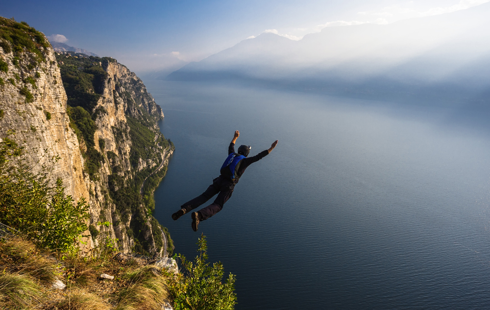 Ratmir is an experienced jumper which made more than 400 jumps, and Roman is just a beginner…