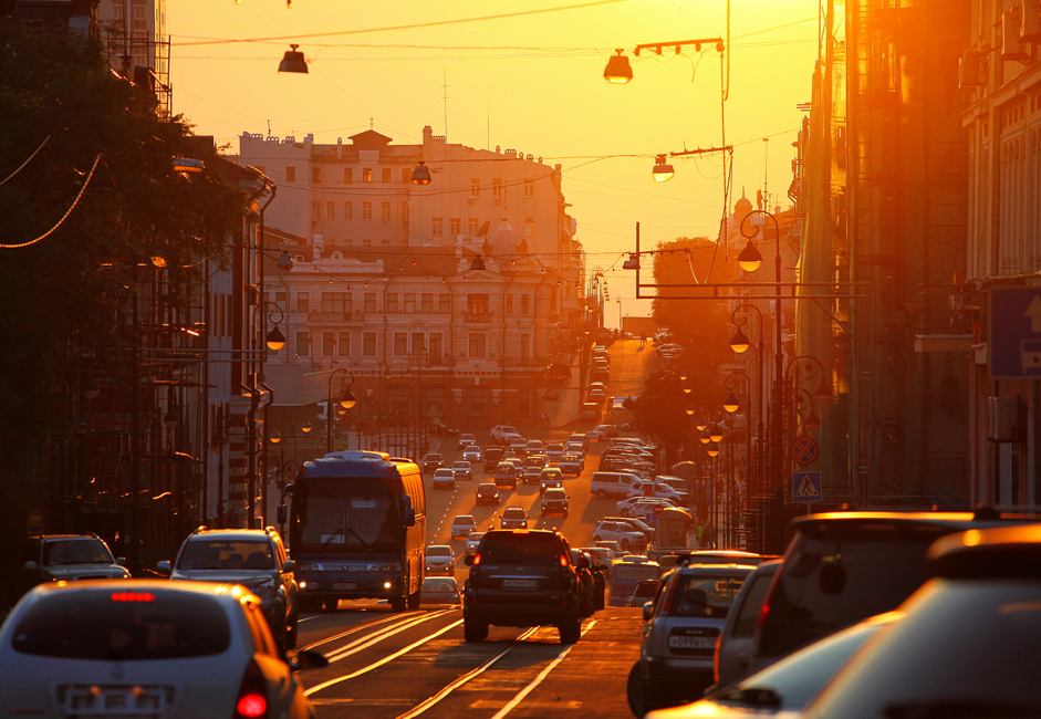 Il y a tout juste quatre ans, la ville de Vladivostok ressemblait à un poste de frontières abandonné; les feux manquaient à de nombreuses intersections, et les trottoirs étaient délabrés.