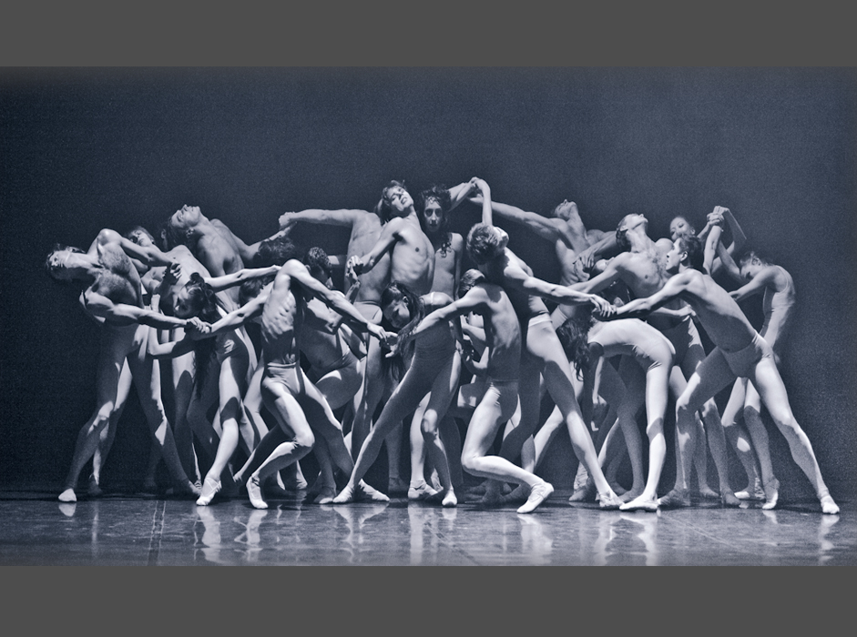 Une période importante dans la vie du Théâtre a commencé en 2009, lorsque le gouvernement de Saint-Pétersbourg a pris la décision de commencer la construction de l’Académie de Danse de Boris Eifman, un projet initié par le chorégraphe. // Une scène du ballet « Anna Karenine »