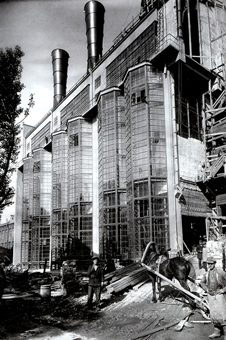 Russie, Moscow, 1926, Centrale électrique de Moscou, en construction en 1924. Conçue par Ivan Joltovski.