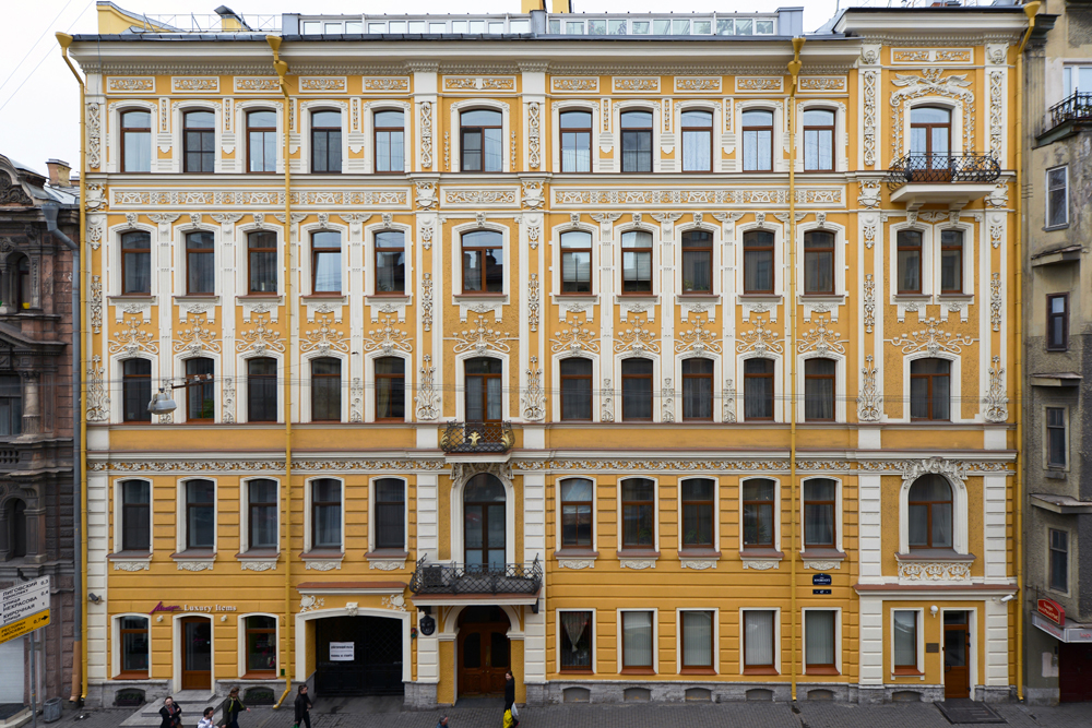 Jedes Gebäude in St. Petersburgs historischem Zentrum ist einzigartig.