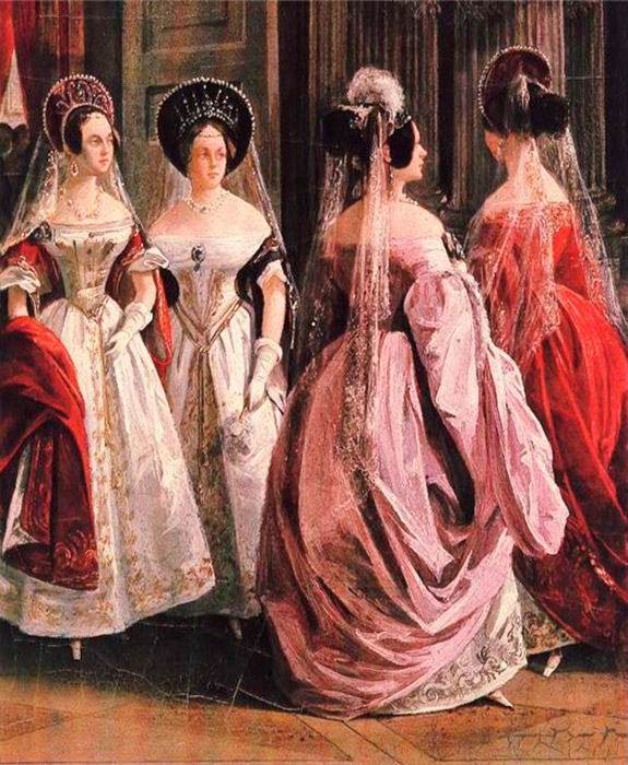 Pierre le Grand a promulgué un décret interdisant aux femmes nobles de porter le kokochnik. Cependant, Catherine la Grande l'a remis au goût du jour parmi les femmes de la cour en créant la notion de "mode russe" au 18e siècle, et en le portant lors de bals costumés.