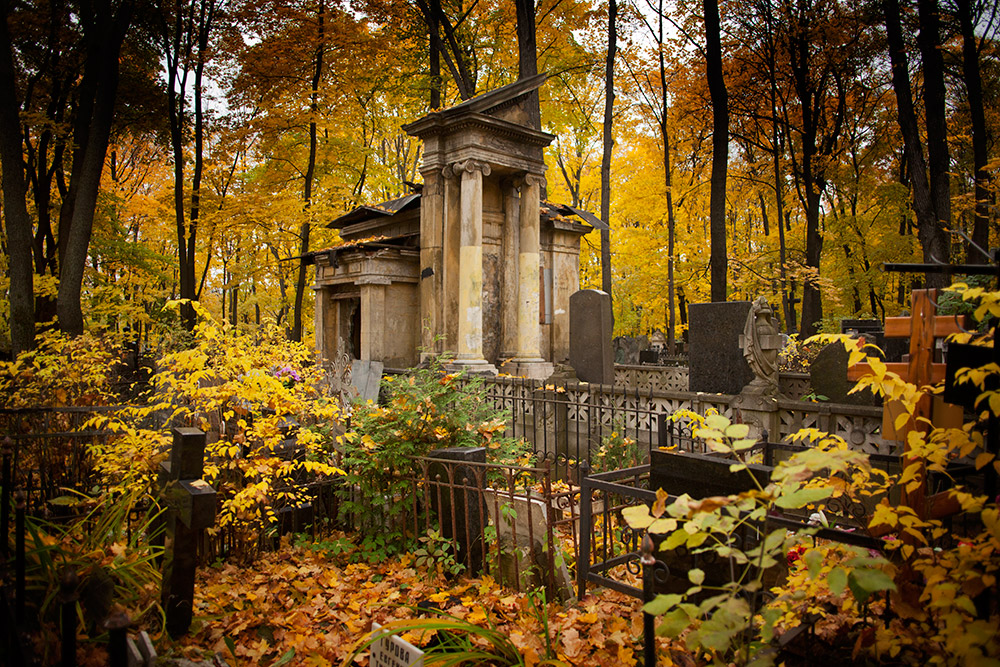ヴヴェデンスコエ墓地は、モスクワのレフォルトヴォにある、様々な信仰の人が埋葬された歴史的な墓地だ。黒死病が流行った18世紀に設立された。