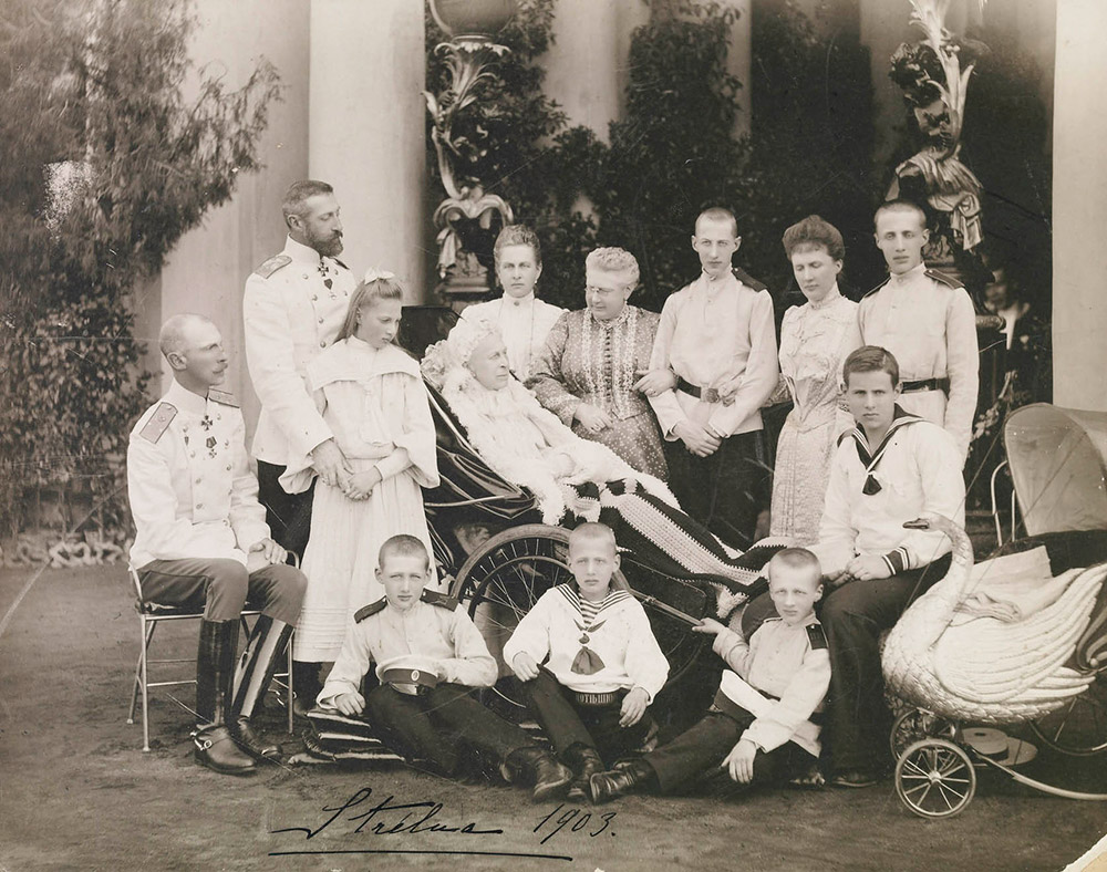 Historically, Russia and Great Britain have always been closely tied to one another. In our photo gallery, we would like to present you with photographs of the Romanovs from the British Archives. This is a unique opportunity see Alexander III in his youth and what his son Nikolai looked like before he met his wife, Alexandra Fyodorovna. / Grand Duchess Alexandra Josifovna, members of the Constantinovich branch of the Romanov dynasty.