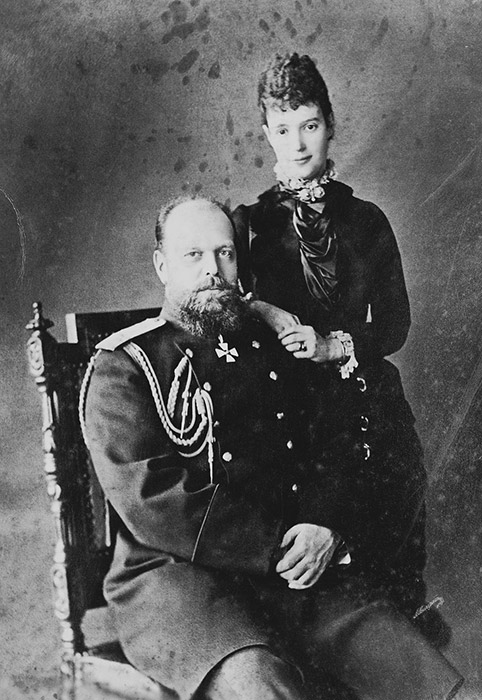 Initially, Maria Fyodorovna, daughter of King Christian IX of Denmark, Princess Dagmar, was engaged to Alexander III’s brother, Nikolai. At the age of 21 and already engaged, he went abroad and, while there, died of tuberculosis. He was the oldest son and, thus, the heir to the throne. / Maria Fyodorovna and Alexander III