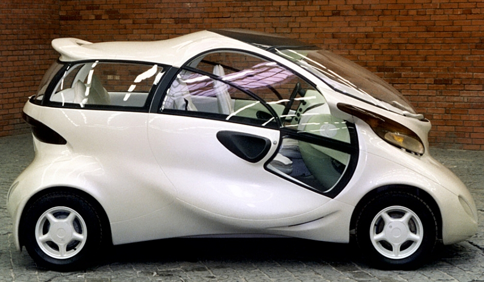 2/12. „Лада Рапан“ је руски електрични аутомобил развијен од стране инжењера и конструктора из одељења за технички развој компаније „АвтоВАЗ“. Овај експериментални модел направљен је 1998. Контролне јединице и ваздушни јастук налазе се на волану. Модел је представљен на Међународном сајму аутомобила „Париз 98“ у Риму. Возило није ушло у серијску или малосеријску производњу пошто у земљи није била развијена инфраструктура потребна за електричне аутомобиле.