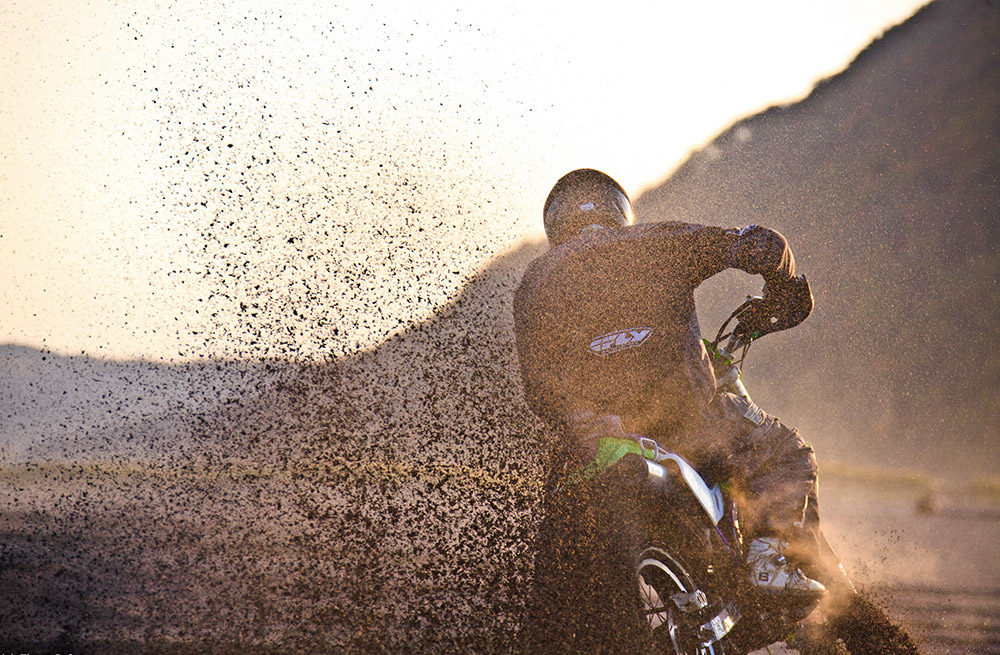 "En 2013, la première piste dédiée aux propriétaires de motos Enduro a ouvert au Kamtchatka. L’enduro se pratique sur un terrain très accidenté. Depuis, les propriétaires de ces motos prennent part à des compétitions".