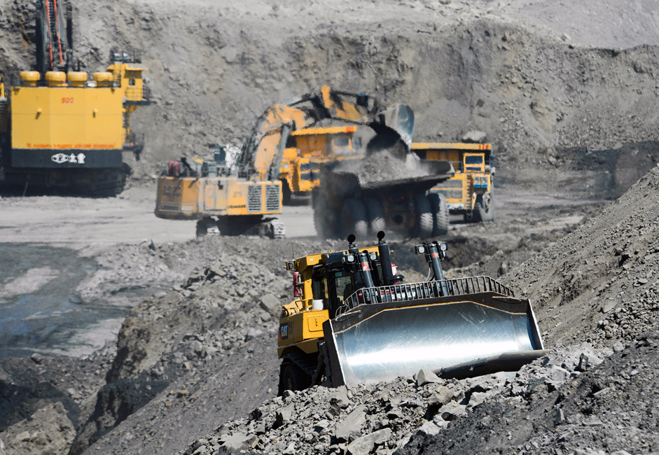 Premogokopne rezerve v Taldinskiju presegajo 900 milijonov ton. S trenutno stopnjo izkoriščanja, okoli 8,2 milijona ton na leto, rezerve zadoščajo še za več kot sto let.