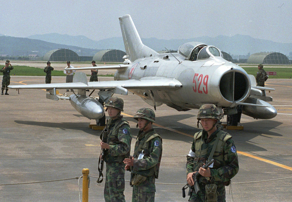 MiG-19 je sovjetski lovac jednosjed druge generacije s dva mlazna motora. To je bio prvi sovjetski serijski nadzvučni avion.