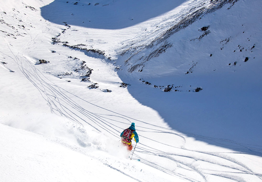 Le volcan Koriakski est en quelque sorte la Mecque du ski de randonnée. Les pistes présentent différent niveaux de difficulté, et s'adressent aussi bien aux débutants qu'aux sportifs chevronnés.