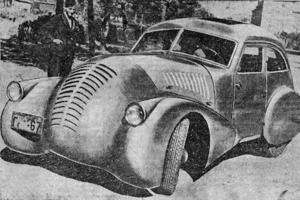 Gaz-Aero. Un modèle développé en 1934 par le designer Alexeï Nikitine comme résultat d'une étude intitulée "Aérodynamique et lignes de courant en automobile" - étude qui constituait en fait la dissertation de ce jeune étudiant ingénieur. La carrosserie de la GAZ-Aero était composée d'un cadre en bois recouvert d'acier. Seul un modèle fut produit, et on ignore où il se trouve actuellement.