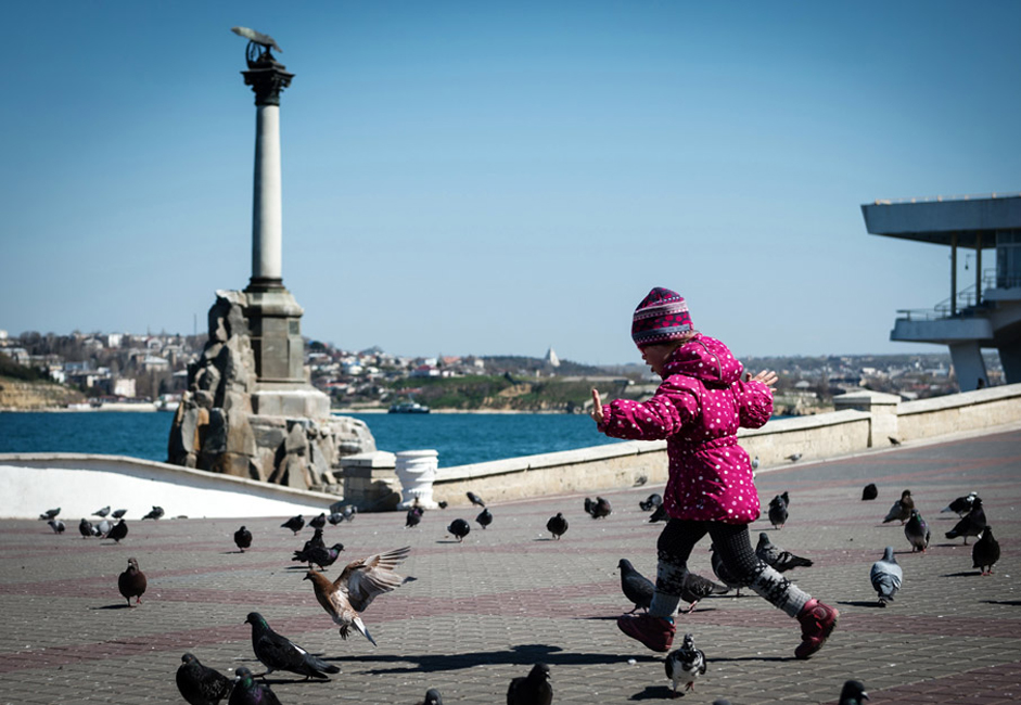 Kaleidoscope Of Russian Life: Amur Wild Cats And The Clowns Parade In ...