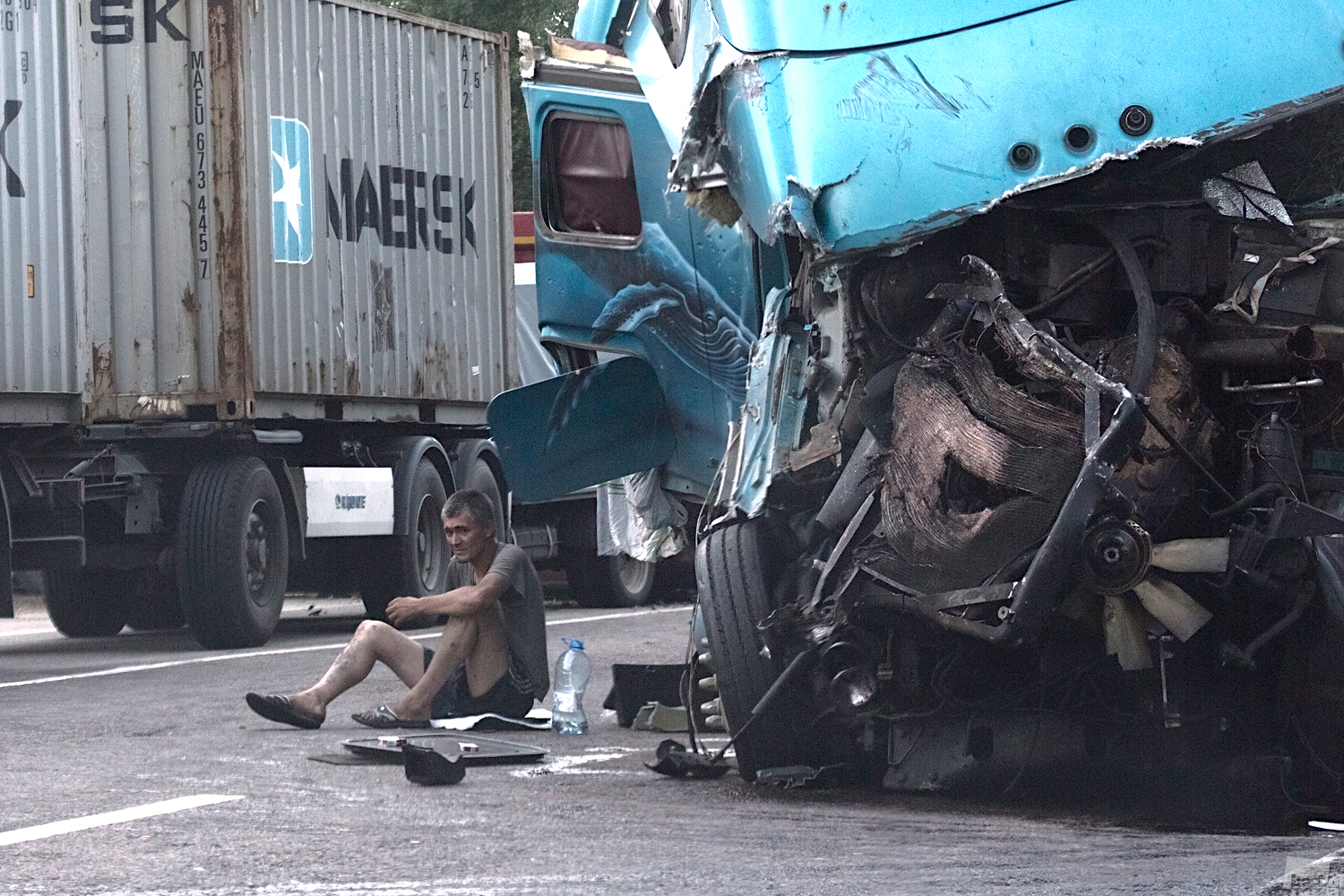 恐ろしい交通事故の直後。2013年夏、モスクワ州。