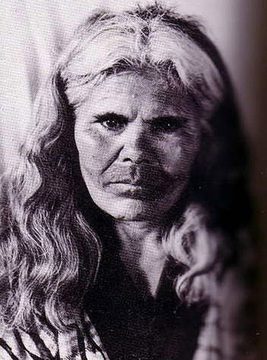 伝統的な入れ墨が完全になされた最後のアイヌ女性は1998年に亡くなった。