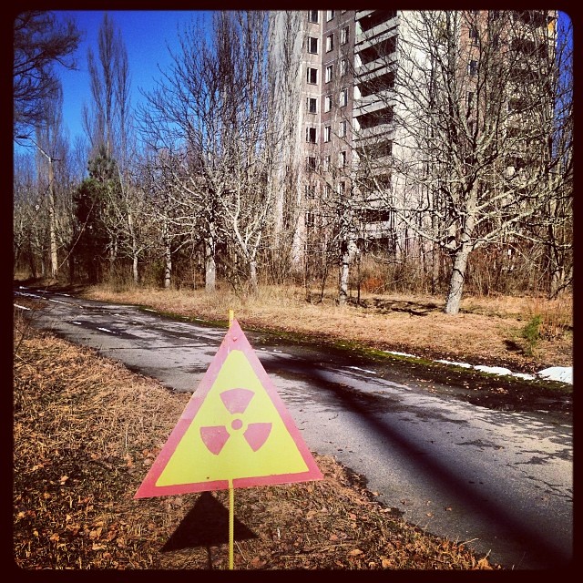 この場所の放射線レベルは高いが、滞在中にそれほどの被曝をすることはない。