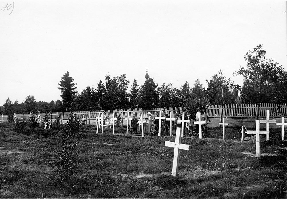 Narva, un cimetière militaire de la guerre de 1914-1918. Russie, juillet 1921.