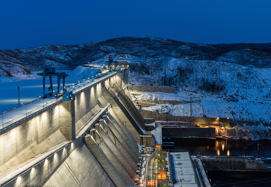 ブレヤ・ダムは極東ロシアで最大のダムで、ロシア全土でも発電量のトップ10に入る。ブレヤ・ダムはルスギドロ社が所有している。