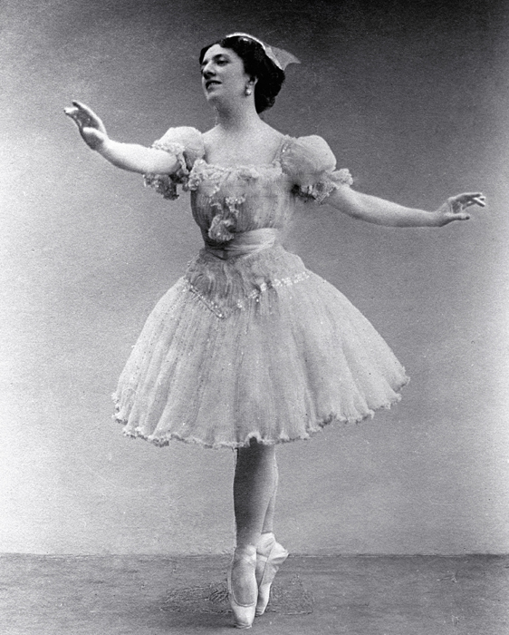 Na prijelazu stoljeća, poznata je ruska baletna škola bila još u povojima i upijala je tehnike talijanske i eleganciju francuske škole. Kako god, u tom razdoblju  još uvijek nije bila definirana pedagoška praksa.