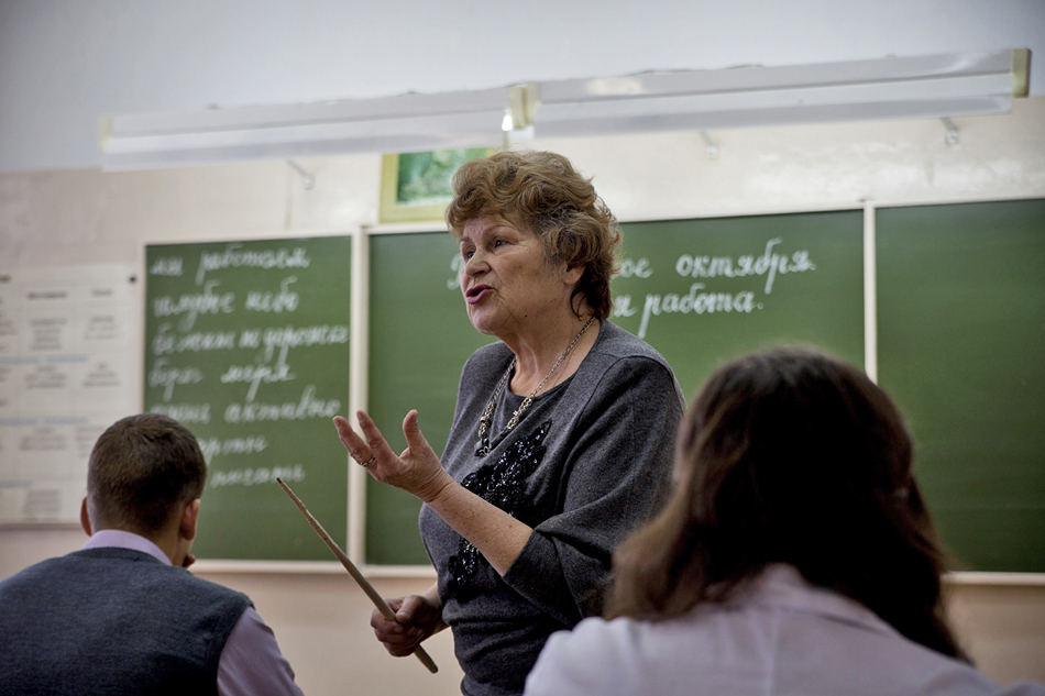 Nina Ivanovna has been working at the local school for a long time, while her entire career spans 46 years.
